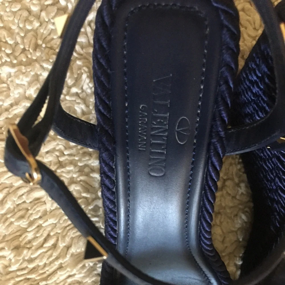 Valentino - Picture 10 of 16